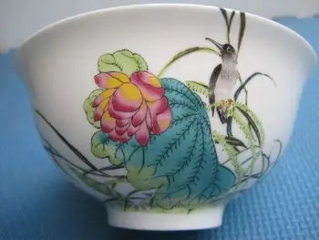 Izsmalcinātu Ķīniešu klasiskās Vecās, ar roku apgleznotus famille rožu porcelāna lotosa ziedu un putnu bļoda