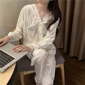 Svešzemju Kitty Korejas Mežģīnes Salds Sieviešu Pidžamas Komplekti Sexy Šiks Homewear Elegants Samta Mīksto 2022 Jaunu Karstā Zaudēt Dāma Gulēt Apģērbtu